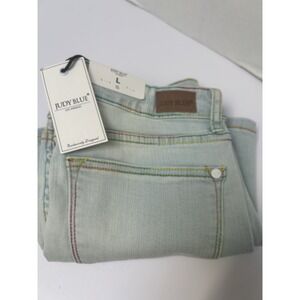 Judy Blue NWT Mid Rise Rainbow Thread Light Denim Short Size Large Style #150103